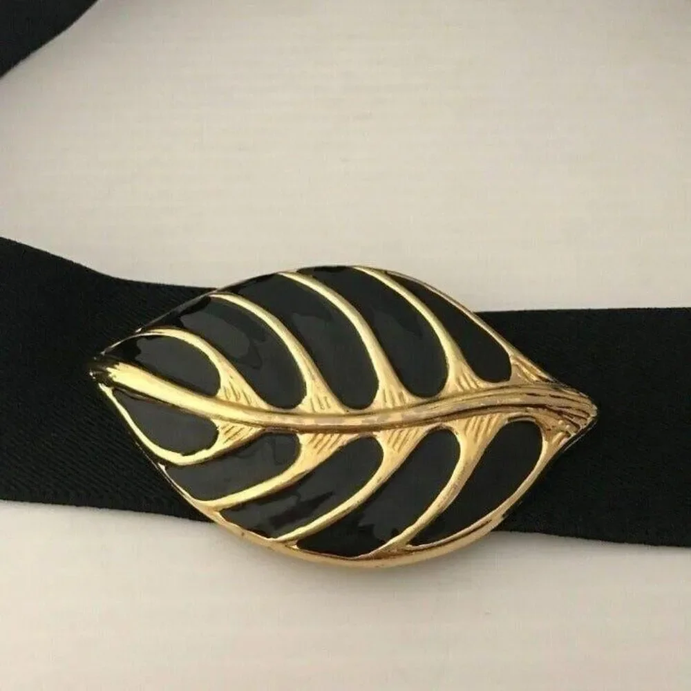 #3176 Womens black stretch belt with gold leaf vintage Daylor USA 38 in length